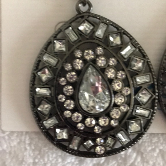 Premier Design Earrings - Picture 3 of 3